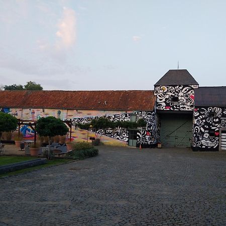 B&B At Haras Petit-Hallet Hannut Luaran gambar